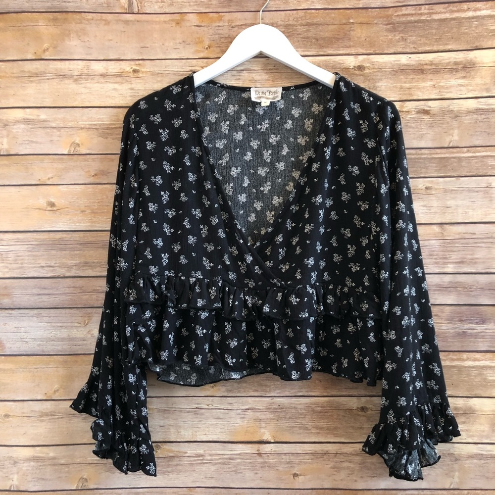 We My People Black White Floral Ruffle Cropped Blouse Size Medium NWOT